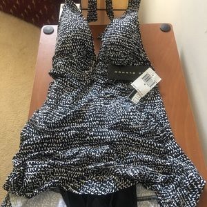 La Blanca Swim suit size 4  Tummy control.